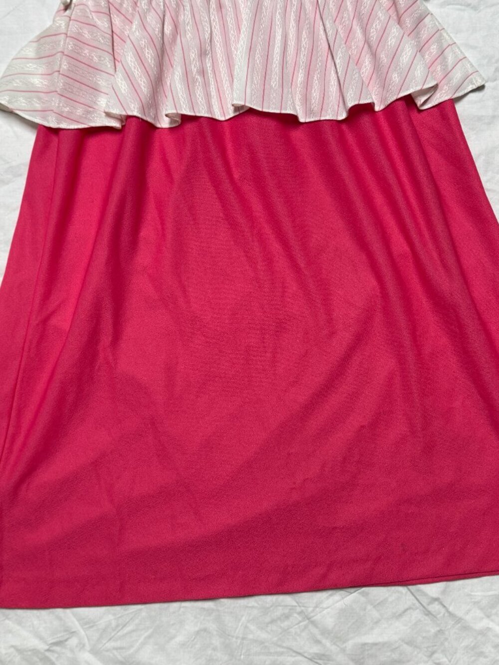 Vintage 80s Peplum White and Pink V-Neck Dress, 40 Bust, 30 W - Picture 2 of 6